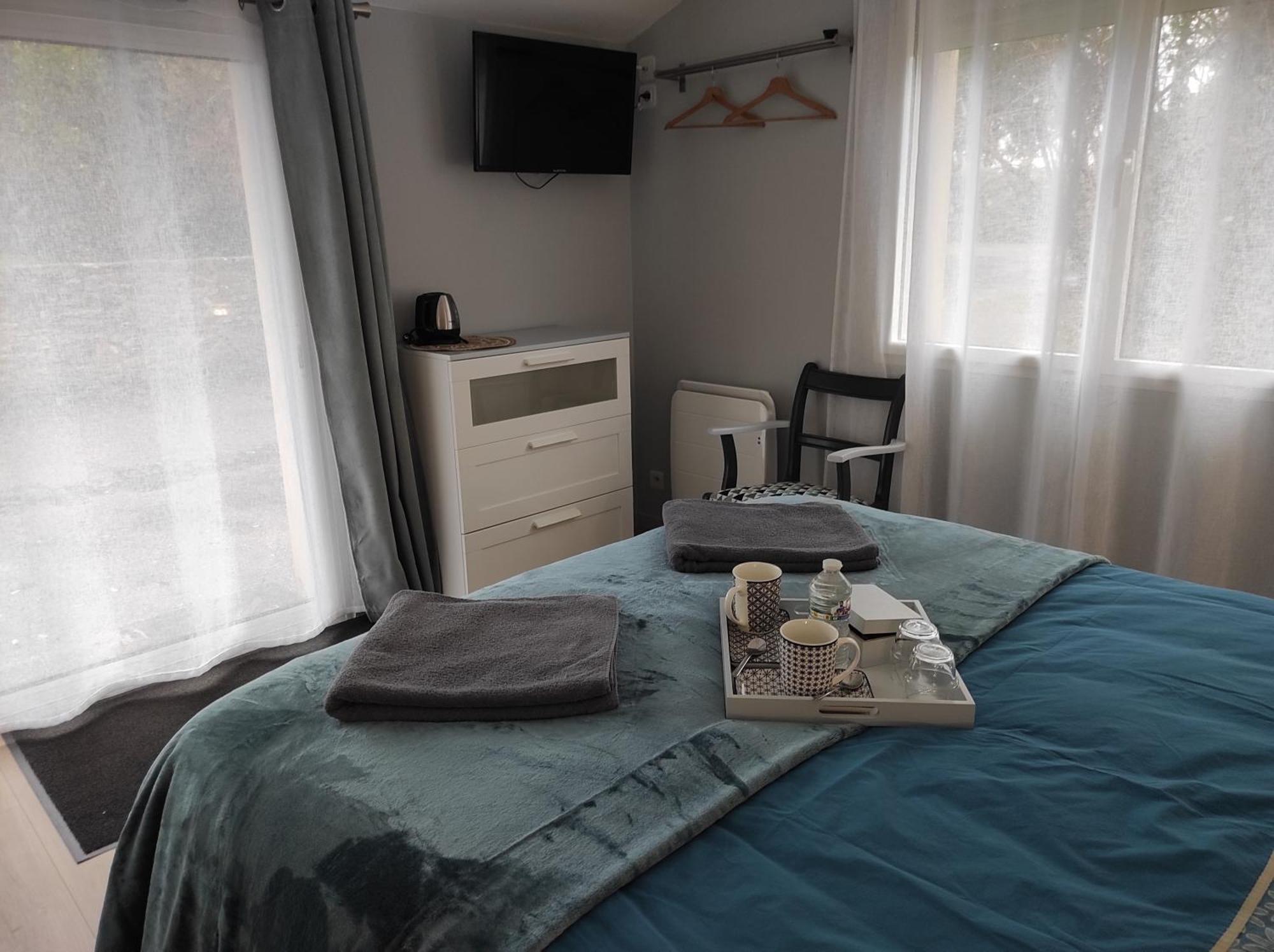 Bed and Breakfast Aux Agapanthes Pluherlin Екстер'єр фото