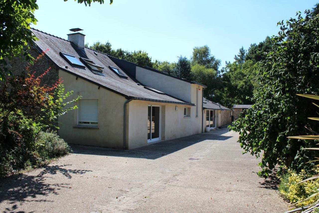 Bed and Breakfast Aux Agapanthes Pluherlin Екстер'єр фото